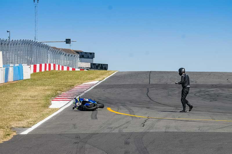 donington no limits trackday;donington park photographs;donington trackday photographs;no limits trackdays;peter wileman photography;trackday digital images;trackday photos